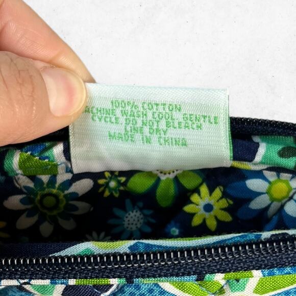 Vera Bradley Daisy Daisy Retired Mini Hipster Crossbody Bag‎ Purse Stained - Picture 9 of 9